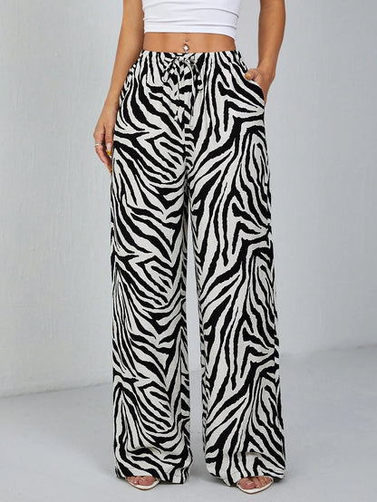 PETITE Women's Fashionable Casual Animal Print Zebra Print Wide Leg Pants,Petite Women Vacation Outing White And Black Autumn