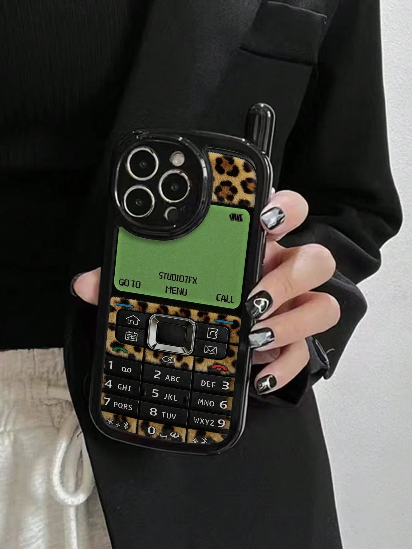 Phone Themed Shockproof Leopard Print Novelty Cases 1pc New Personalized Leopard Print Painted Retro Phone Shape Phone Case Glossy Soft Shell Protective Cover Compatible With IPhone 17pro/17Air/17/17p