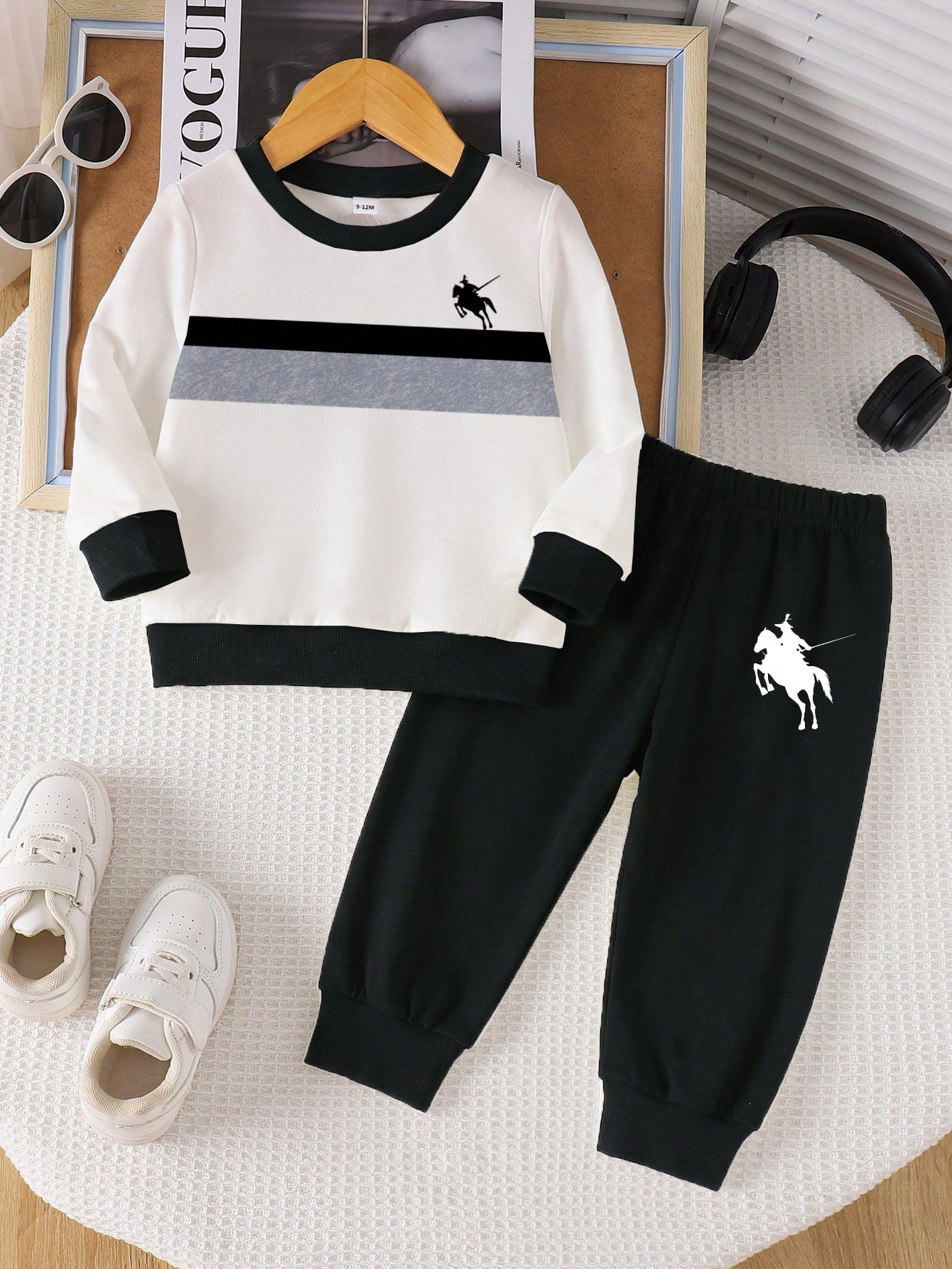 Playful Pals 1 Set Baby Boy Horse Logo Letter Print Crew Neck Long Sleeve Ribbed Sweatshirt With Horse Logo Pattern Print Black Long Sweatpants, Suitable For Autumn/Winter Outdoor Activities