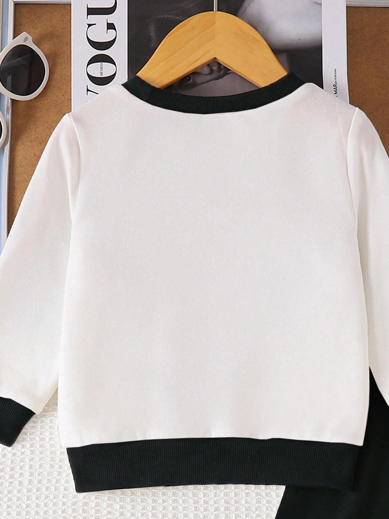 Playful Pals 1 Set Baby Boy Horse Logo Letter Print Crew Neck Long Sleeve Ribbed Sweatshirt With Horse Logo Pattern Print Black Long Sweatpants, Suitable For Autumn/Winter Outdoor Activities