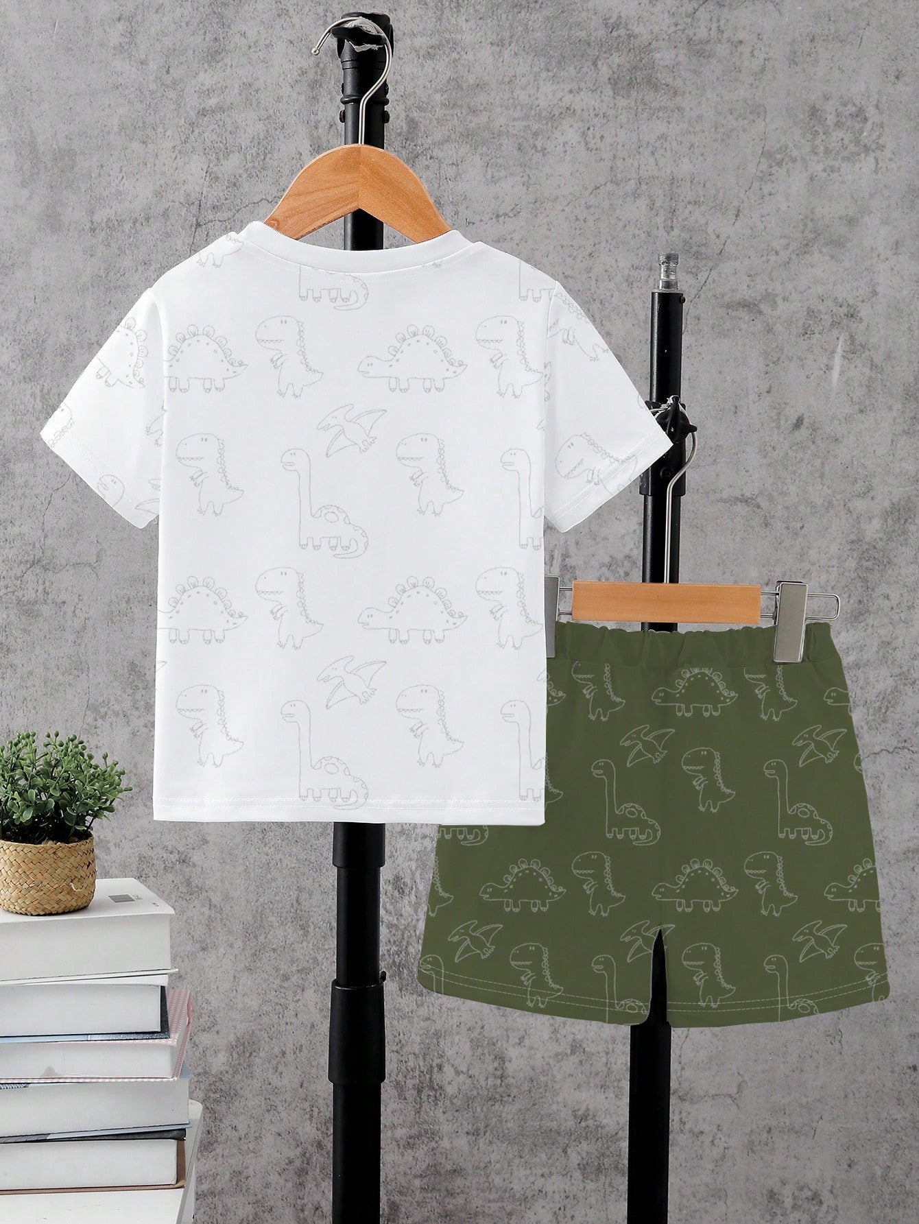 Playful Pals 1 Set Toddler Cute Cartoon Dinosaur Outfit,White Summer Casual Short Sleeve Graphic T-Shirt & Shorts,Beach Playtime Style,Green Playful Print Set