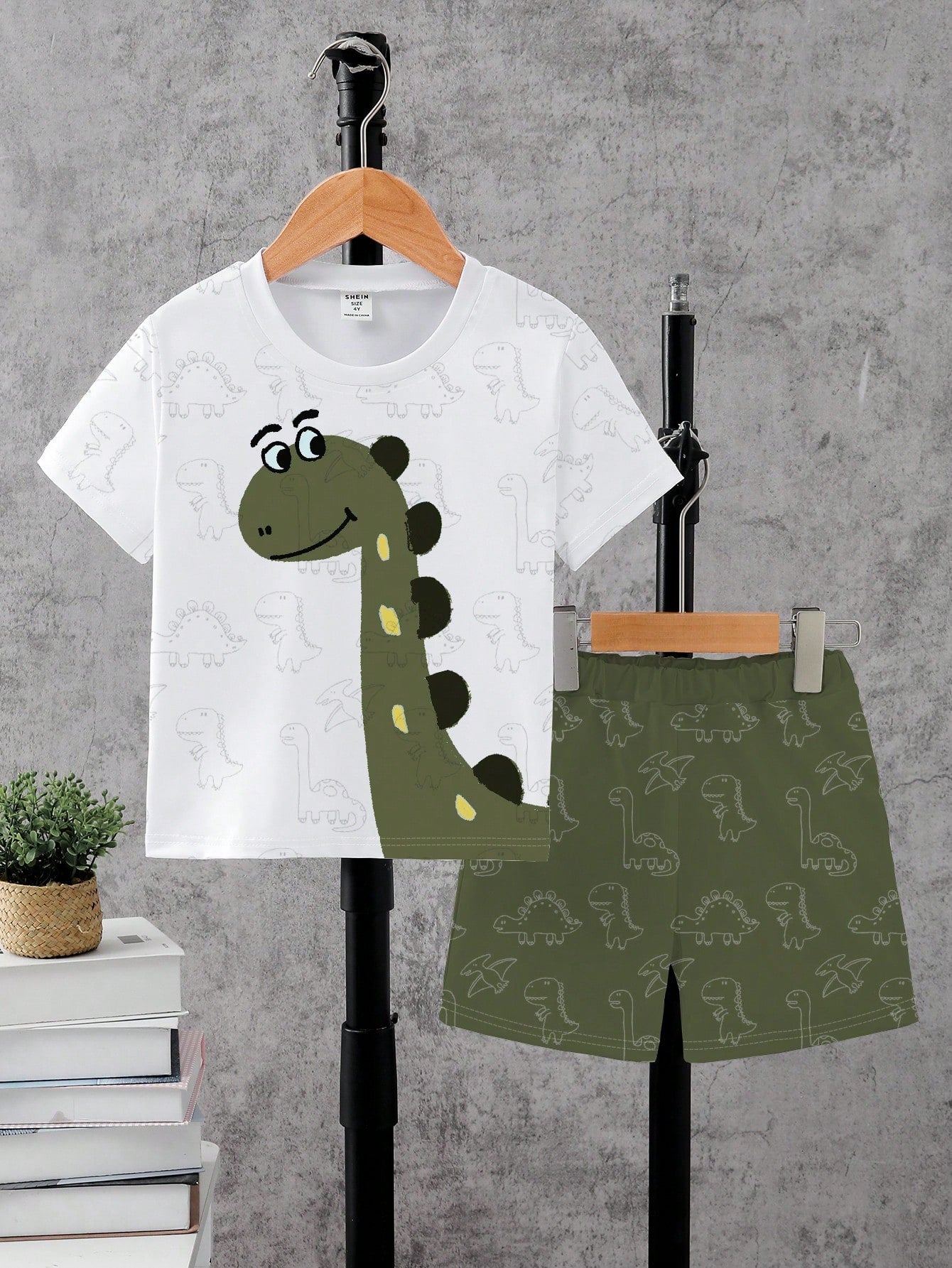 Playful Pals 1 Set Toddler Cute Cartoon Dinosaur Outfit,White Summer Casual Short Sleeve Graphic T-Shirt & Shorts,Beach Playtime Style,Green Playful Print Set