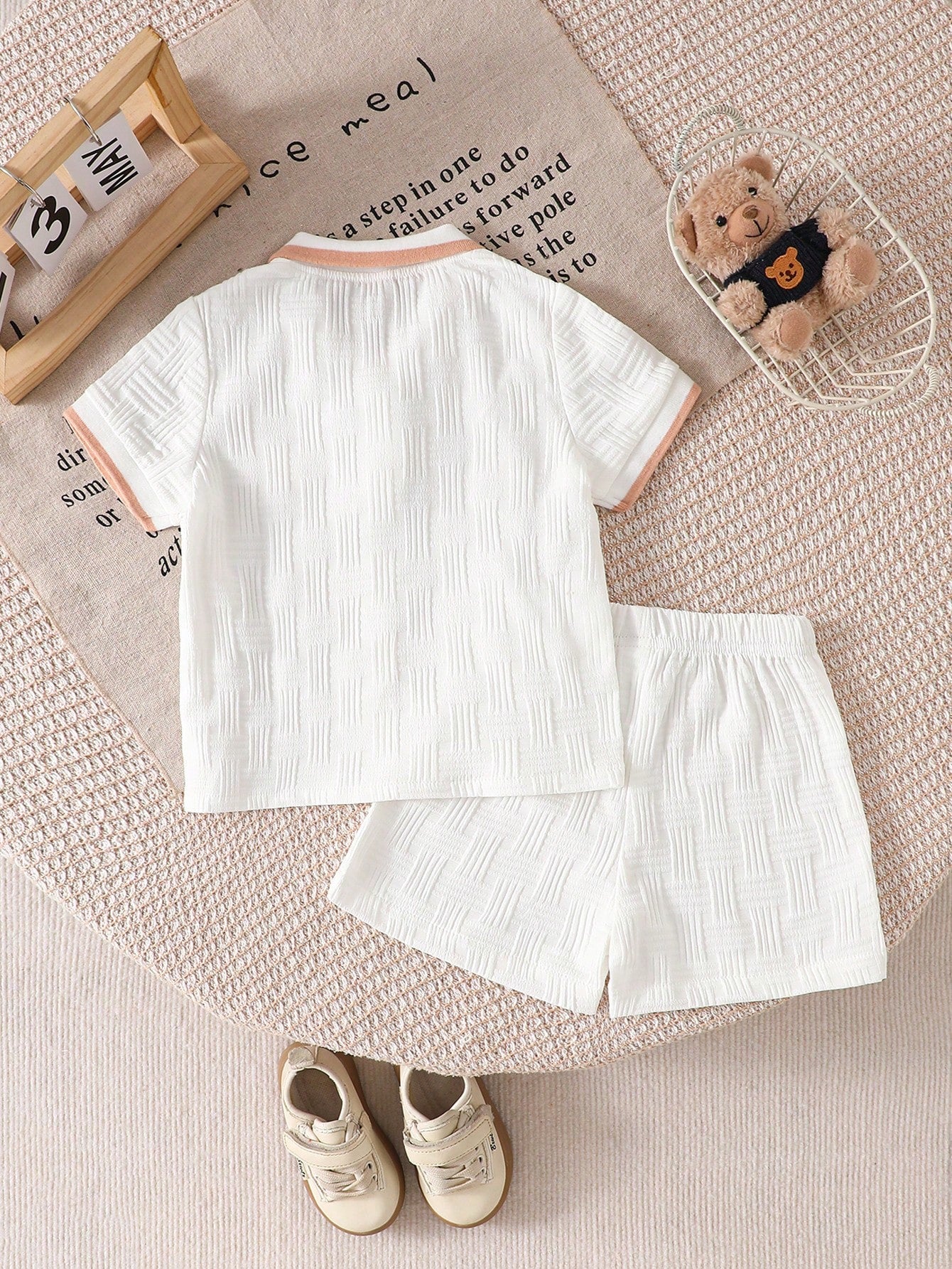 Playful Pals Baby Boy Cartoon Bear Textured Shirt And Shorts Street Fashion Outfit