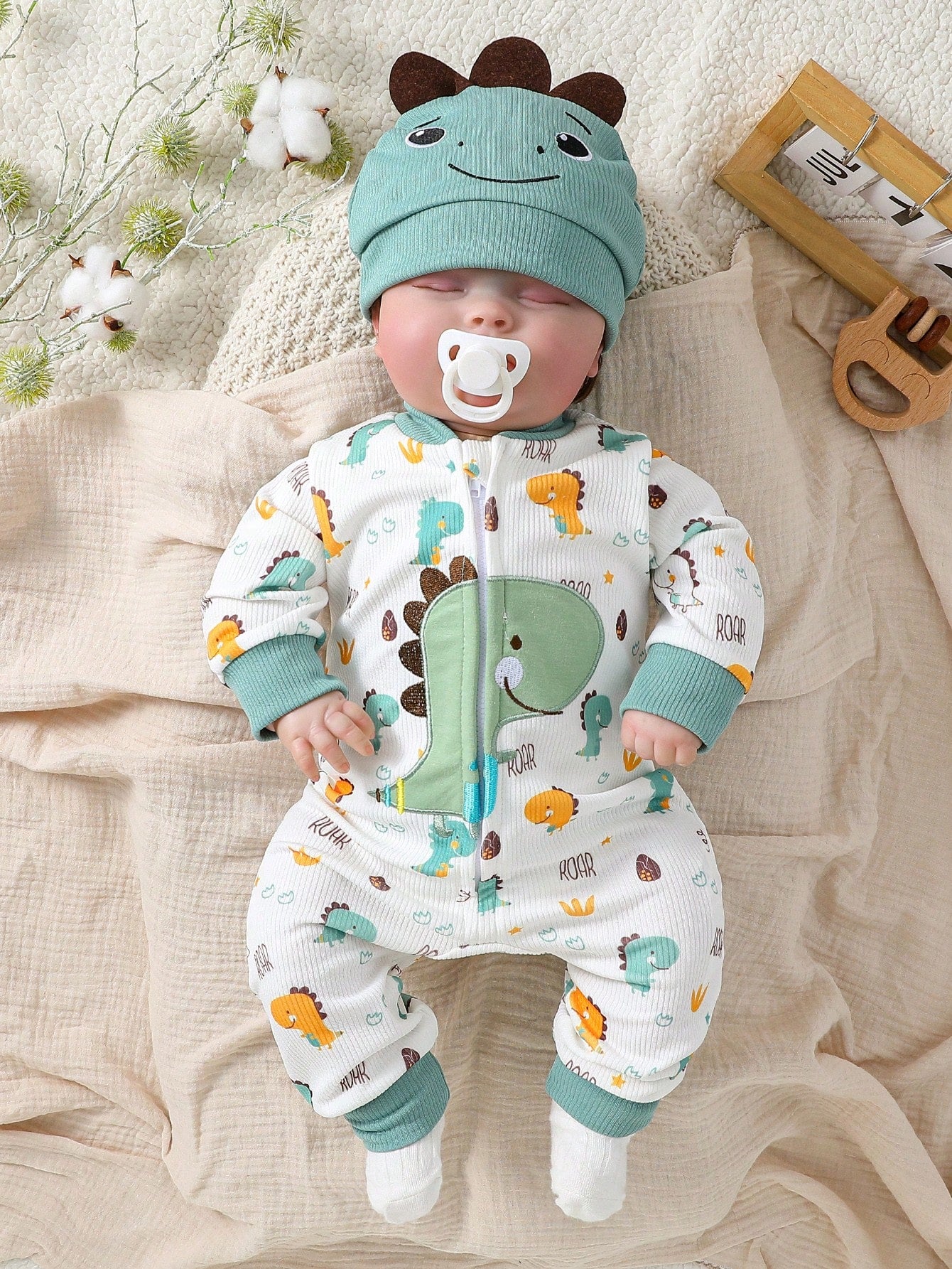 Playful Pals Baby Boy Long Sleeve Jumpsuit With Cute Dinosaur Print & Hat, Comfortable & Casual Outfit For Indoor/Outdoor Activities, Spring/Autumn