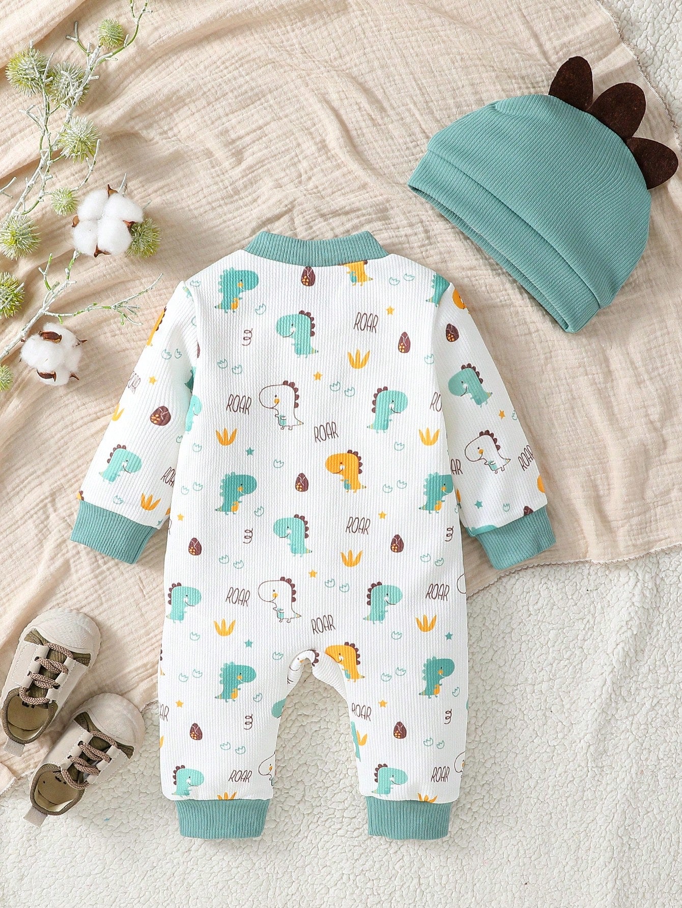 Playful Pals Baby Boy Long Sleeve Jumpsuit With Cute Dinosaur Print & Hat, Comfortable & Casual Outfit For Indoor/Outdoor Activities, Spring/Autumn