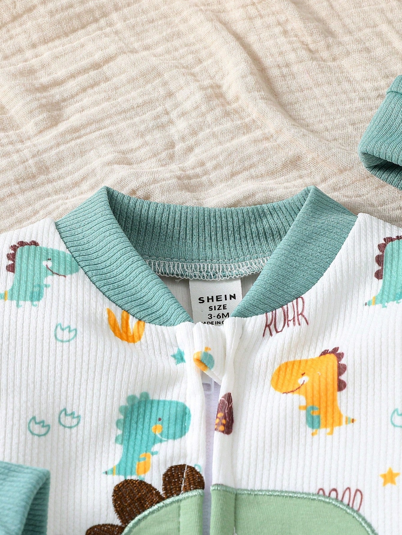 Playful Pals Baby Boy Long Sleeve Jumpsuit With Cute Dinosaur Print & Hat, Comfortable & Casual Outfit For Indoor/Outdoor Activities, Spring/Autumn