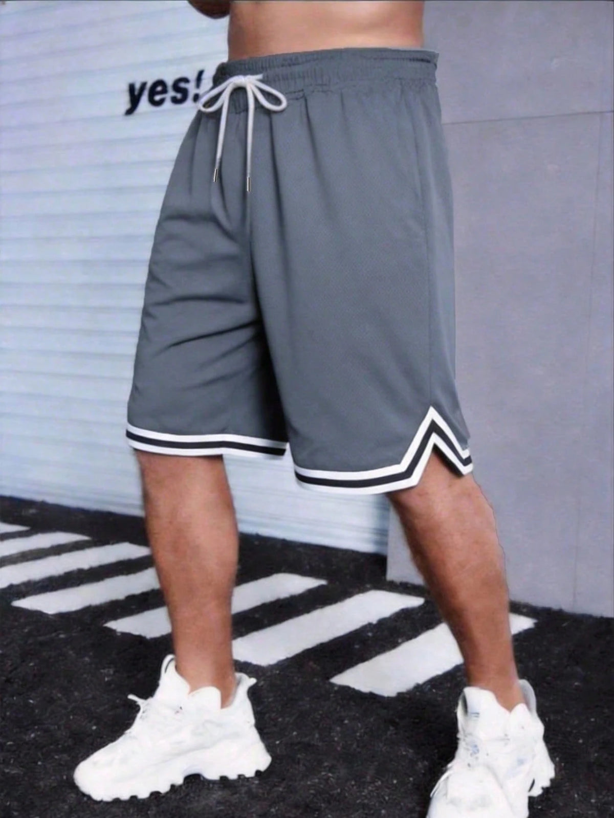 Plus Size Men's Lightweight Casual Sports Shorts, Breathable Mesh Elastic Basketball Fitness Shorts