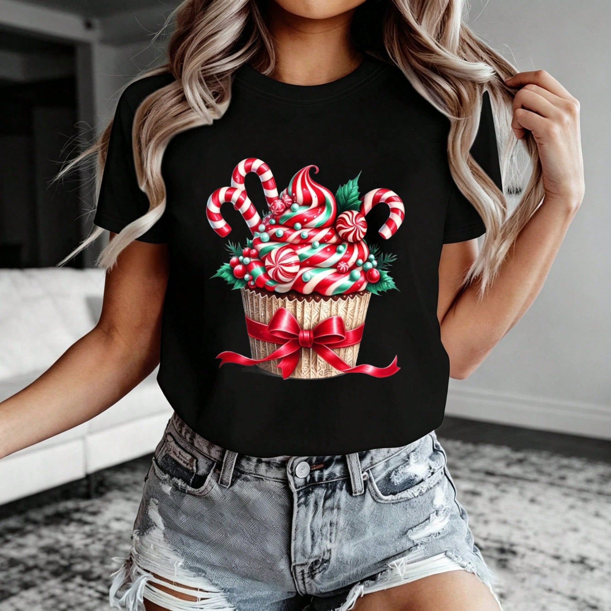 Plus-Size Women's Christmas Cupcake And Candy Cane Print T-Shirt, Round Neck, 100% Cotton, Suitable For Christmas And Holiday Parties.