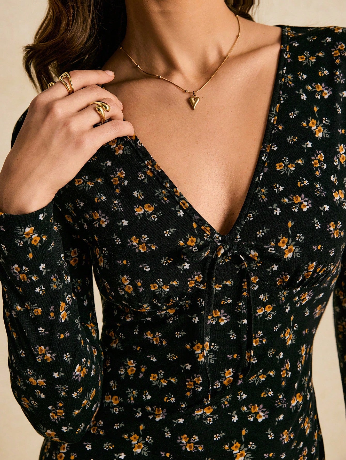 Poéselle Women's V-Neck Long Sleeve Floral Mini Dress Daisy Women Fall Dresses For Autumn Woman Short Daily Date Everyday Black Floral French Vintage