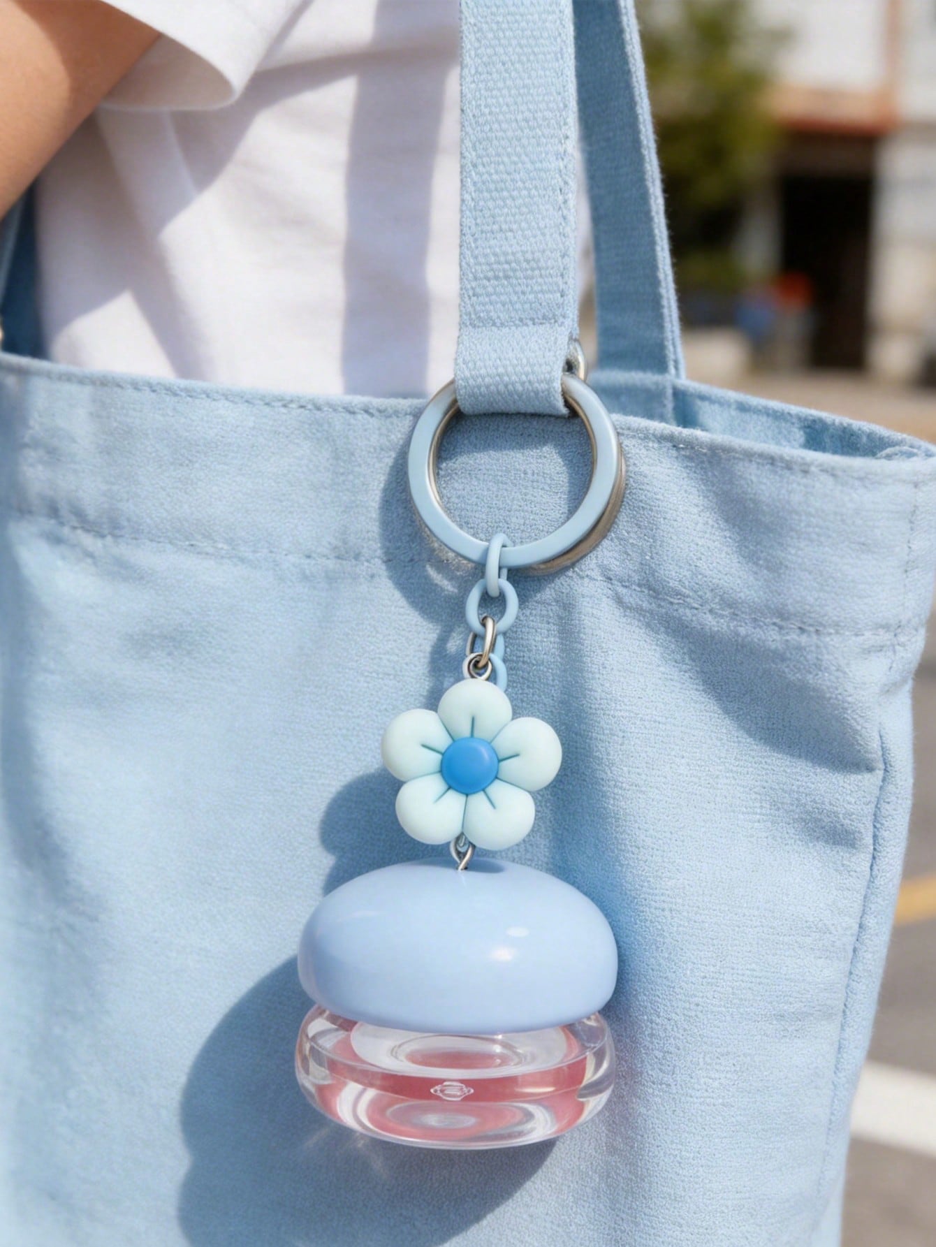 Portable Cream Jar With Flower And Butterfly Decoration, Cosmetic Dispenser, Macaron Color Bag Charm, Empty Cosmetic Jar Charm, Refillable Travel Toiletries Container, Leak-Proof Travel Accessory, Sui