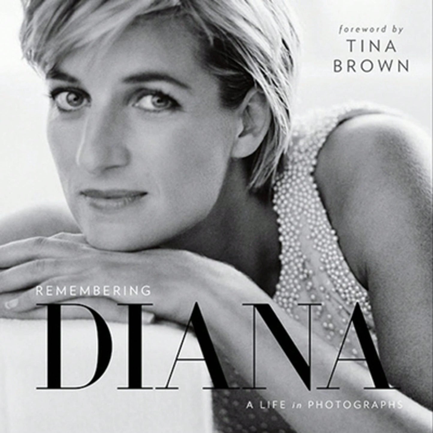Pre-Owned Remembering Diana: A Life In Photographs (Hardcover) By National Geographic