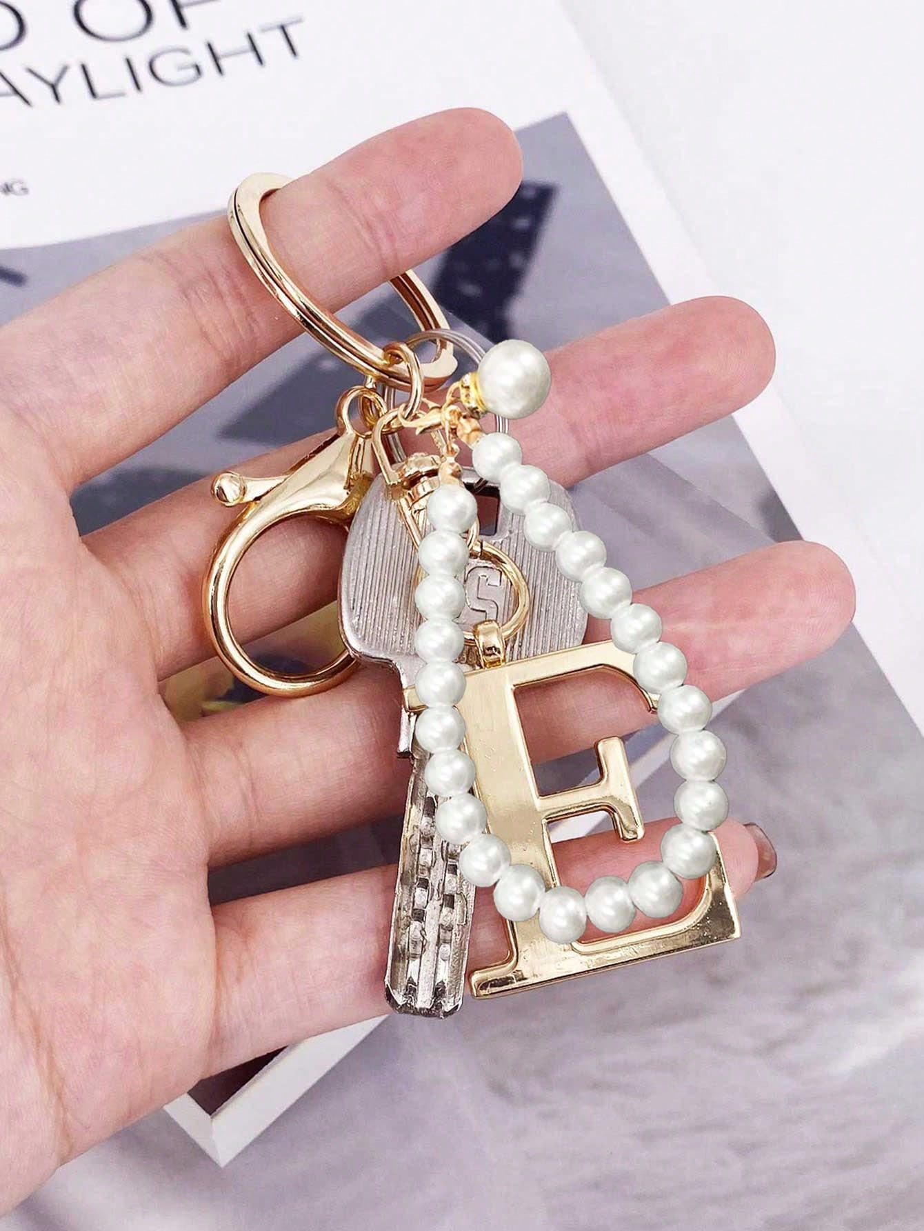 Premium Elegant Gold Pearl Letter Keychain, A-Z 3D Letter Pendant, Elegant Pearl Chain With Sparkling Rhinestones (Detachable Based On Personal Preference) Fashion Alloy Keychain Ring, Earphone Pendan