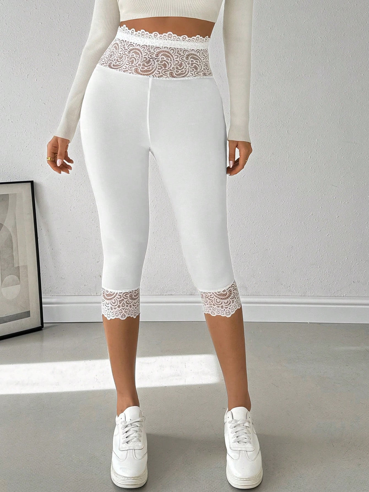Privé Women's Elegant Basic Simple Lace High-Waist Capri Leggings