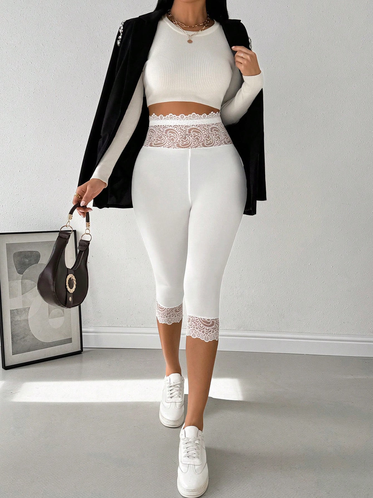 Privé Women's Elegant Basic Simple Lace High-Waist Capri Leggings