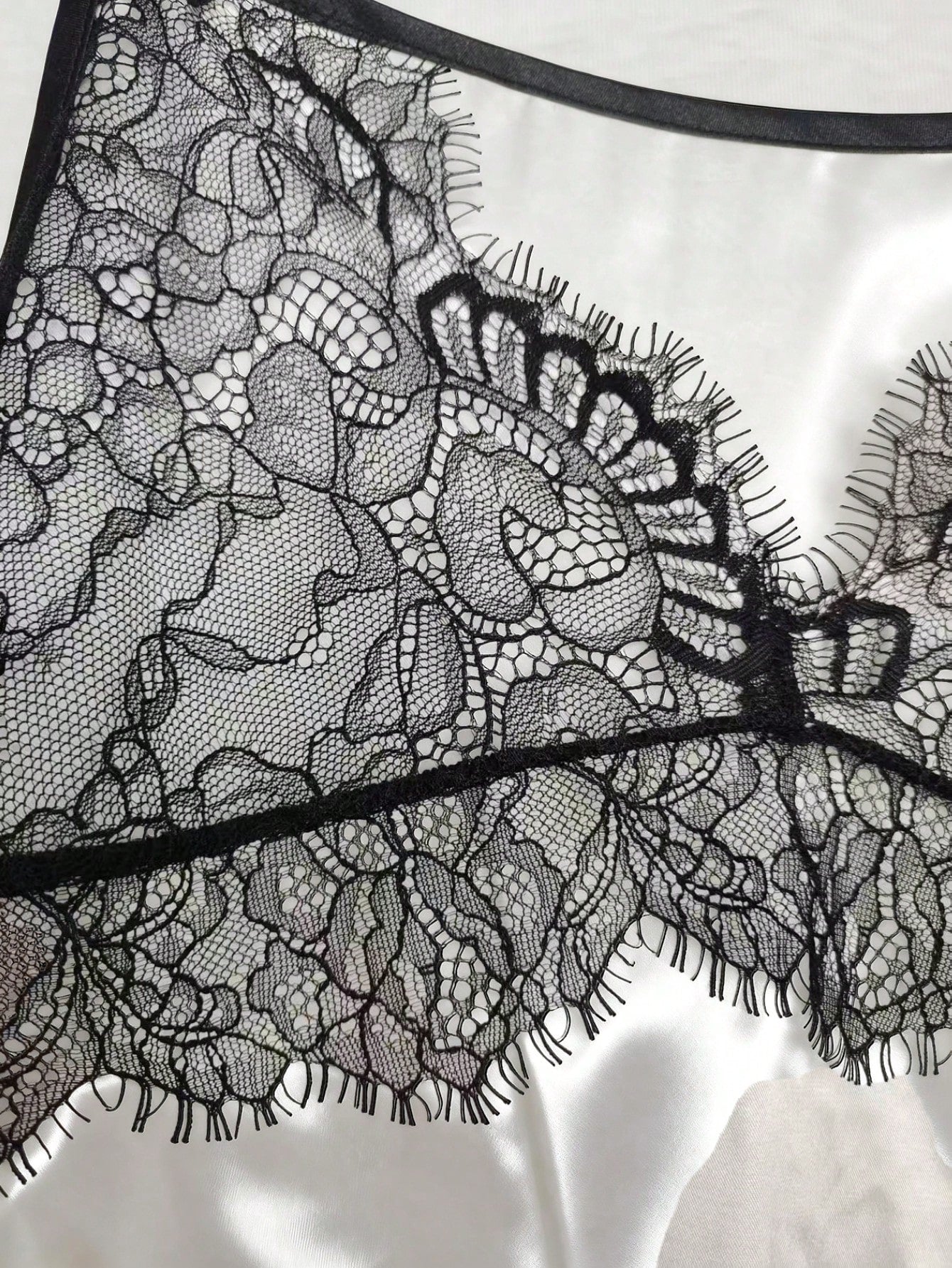 Qadelle Elegant Black And White Summer Cami,Women's Contrast Lace Spaghetti Strap Woven Tank Top For Date Night,Vacation,Party,Office Daily Wear Loungewear