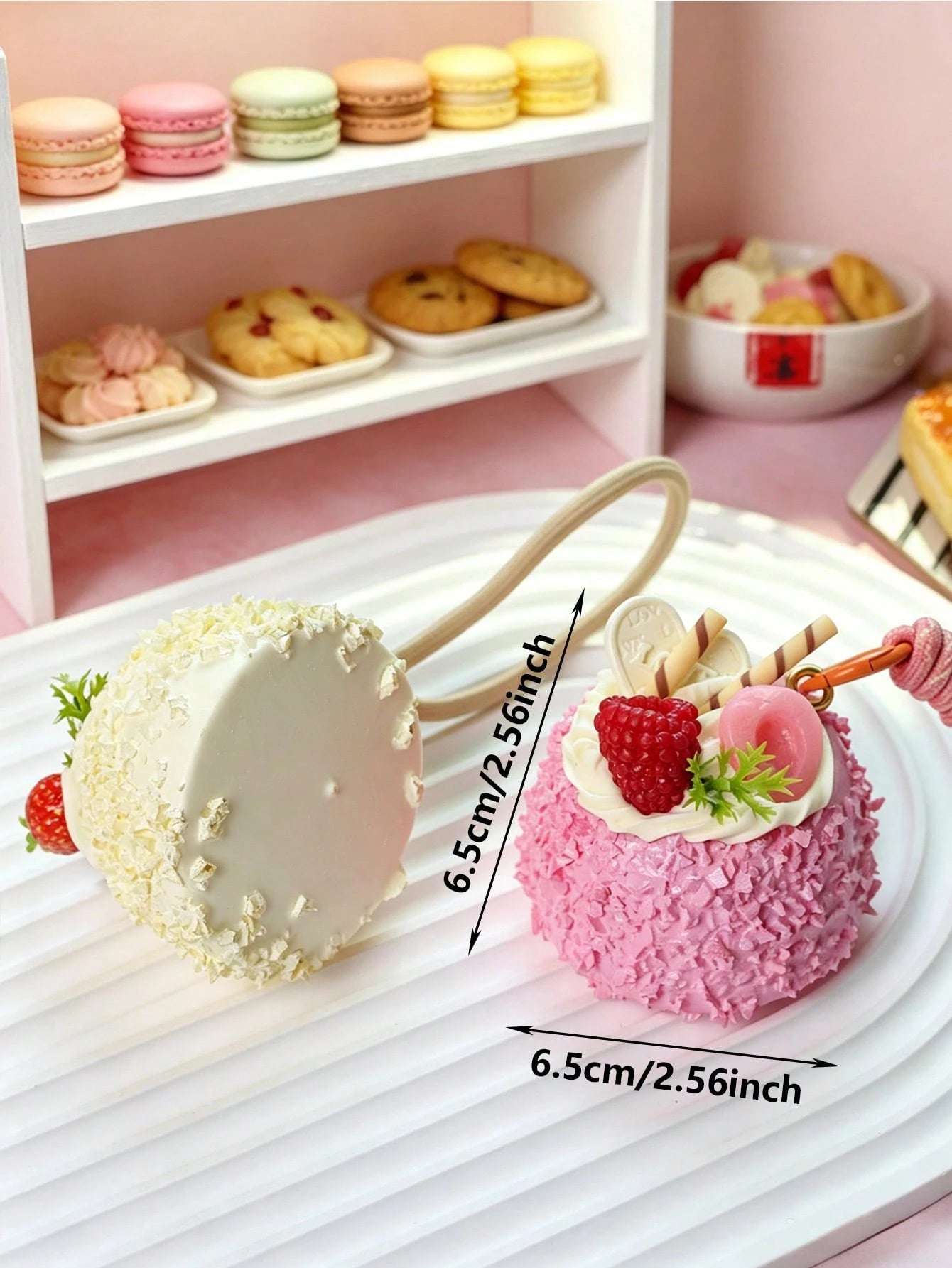 Realistic Chocolate Fruit Cake Keychain (With Strap) – Cute Cake Model Bag Charm & Keychain. Suitable For Handbags, Shoulder Bags, Totes, Backpacks, And Large Capacity Rucksacks. Perfect Charm Keychai