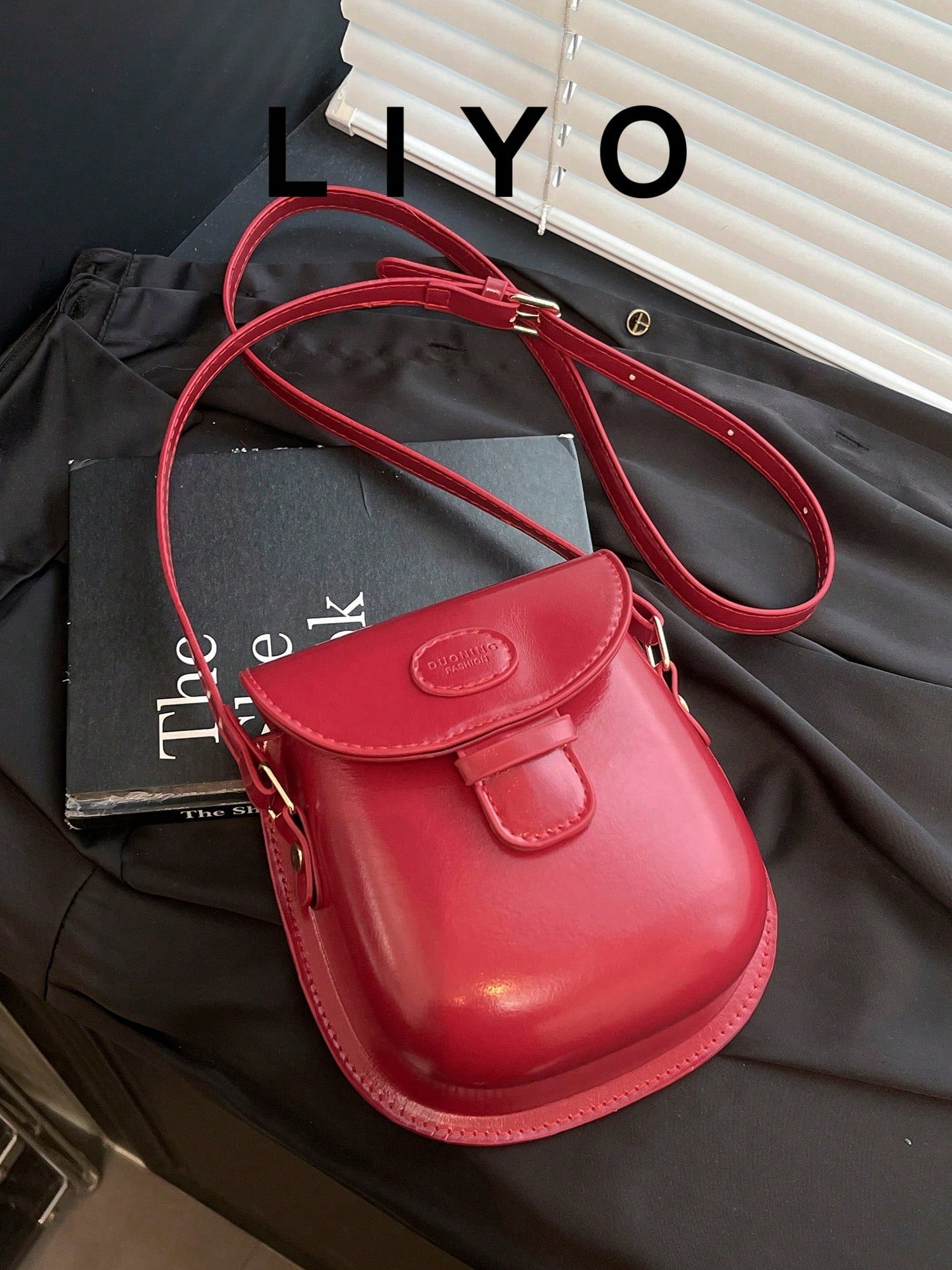 Retro Mini Crossbody Bag, Women's Chic Small Round Flap Shoulder Bag, Vintage