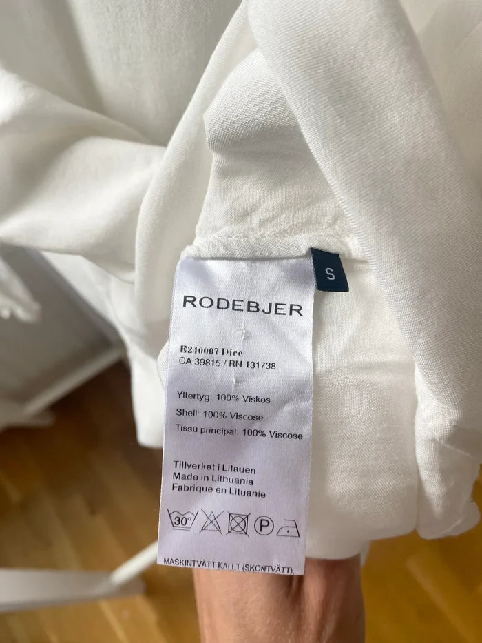 Rodebjer Dice Vit Med Öppen Rygg-blus