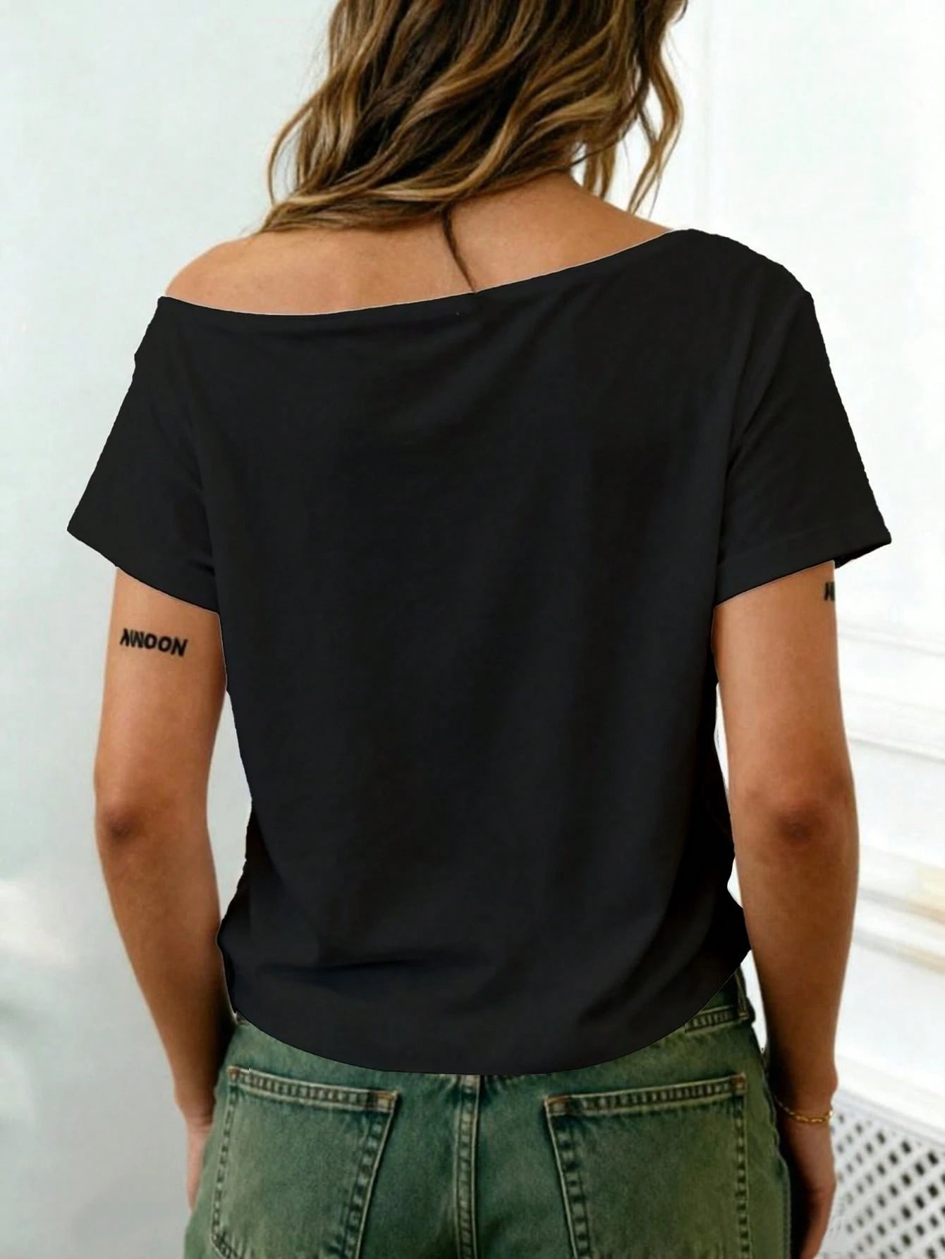 Rovax Polka Dot Print Cropped Asymmetric Neck Short Sleeve T-Shirt