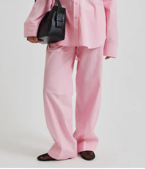 Second Female Lucine , Pink Cosmos-byxor NWT