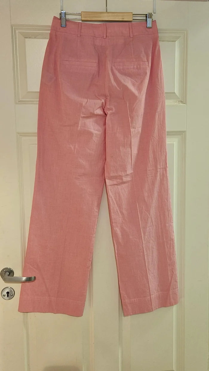 Second Female Lucine , Pink Cosmos-byxor NWT