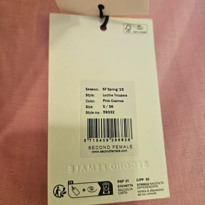 Second Female Lucine , Pink Cosmos-byxor NWT