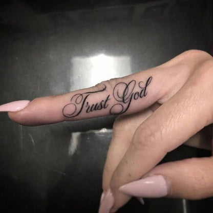 Semi-Permanent Herbal Juice Tattoo, Rose Flower With English Text "Trust God", Meaning "Believe In God/Faith In The Divine", 7-14 Days Waterproof Non-Reflective Tattoo Sticker For Hand, Arm, Body,Sket