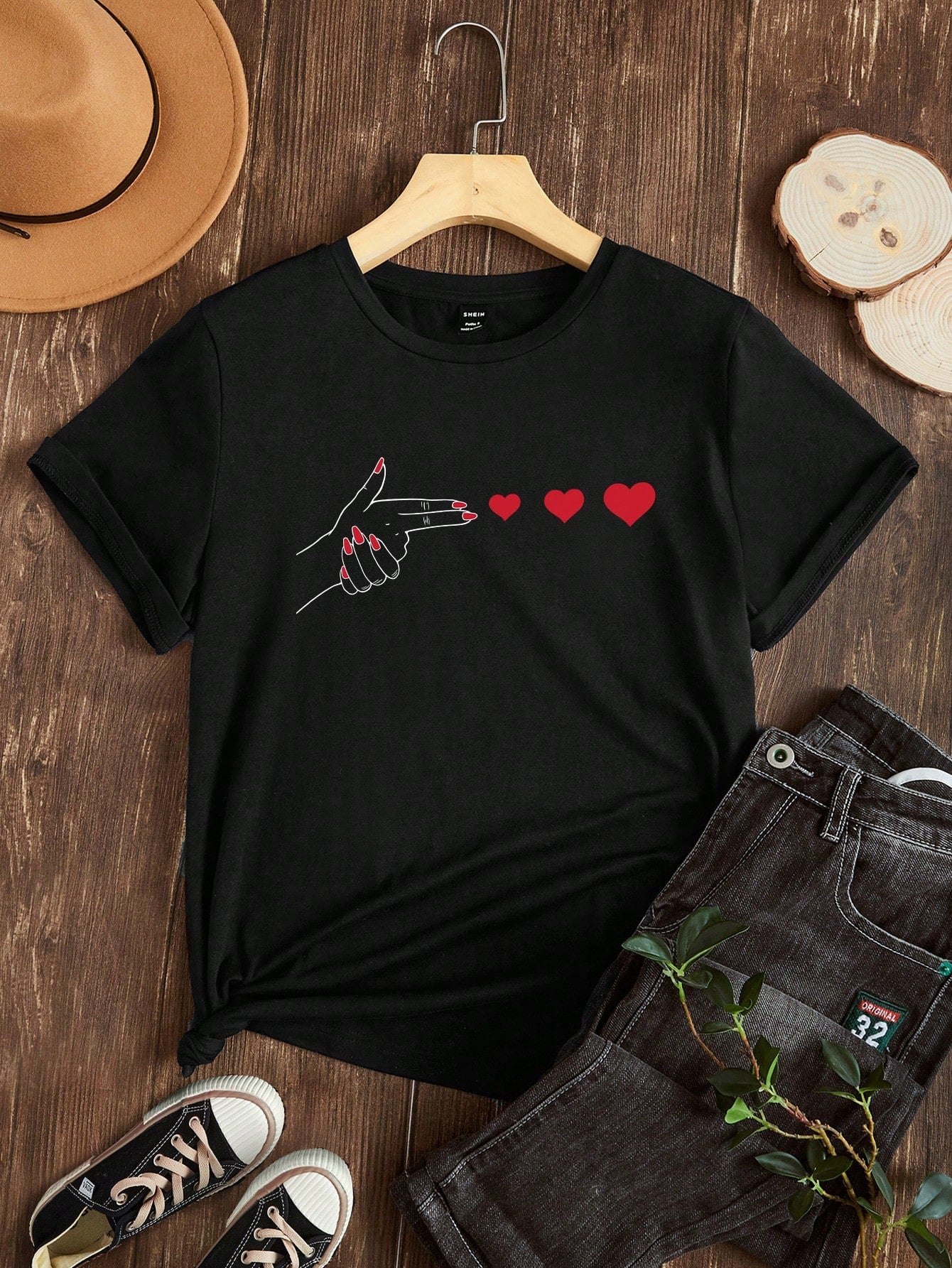 Slaydiva Heart Pattern Casual Round Neck Short Sleeve Regular T-Shirt For Women, Suitable For Summer Suitable For Going Out