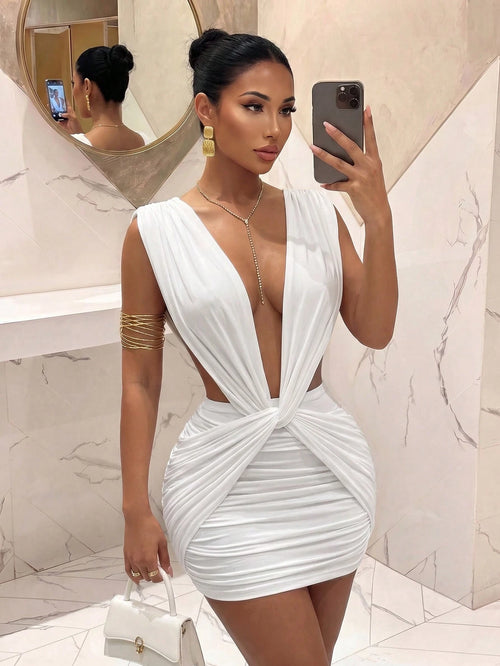 Slaydiva New Elegant Sexy Deep V-Neck Twist Pleated White Mini Dress, Suitable For Party Night Out, Birthday, Bar, Nightclub, Christmas Occasions Summer