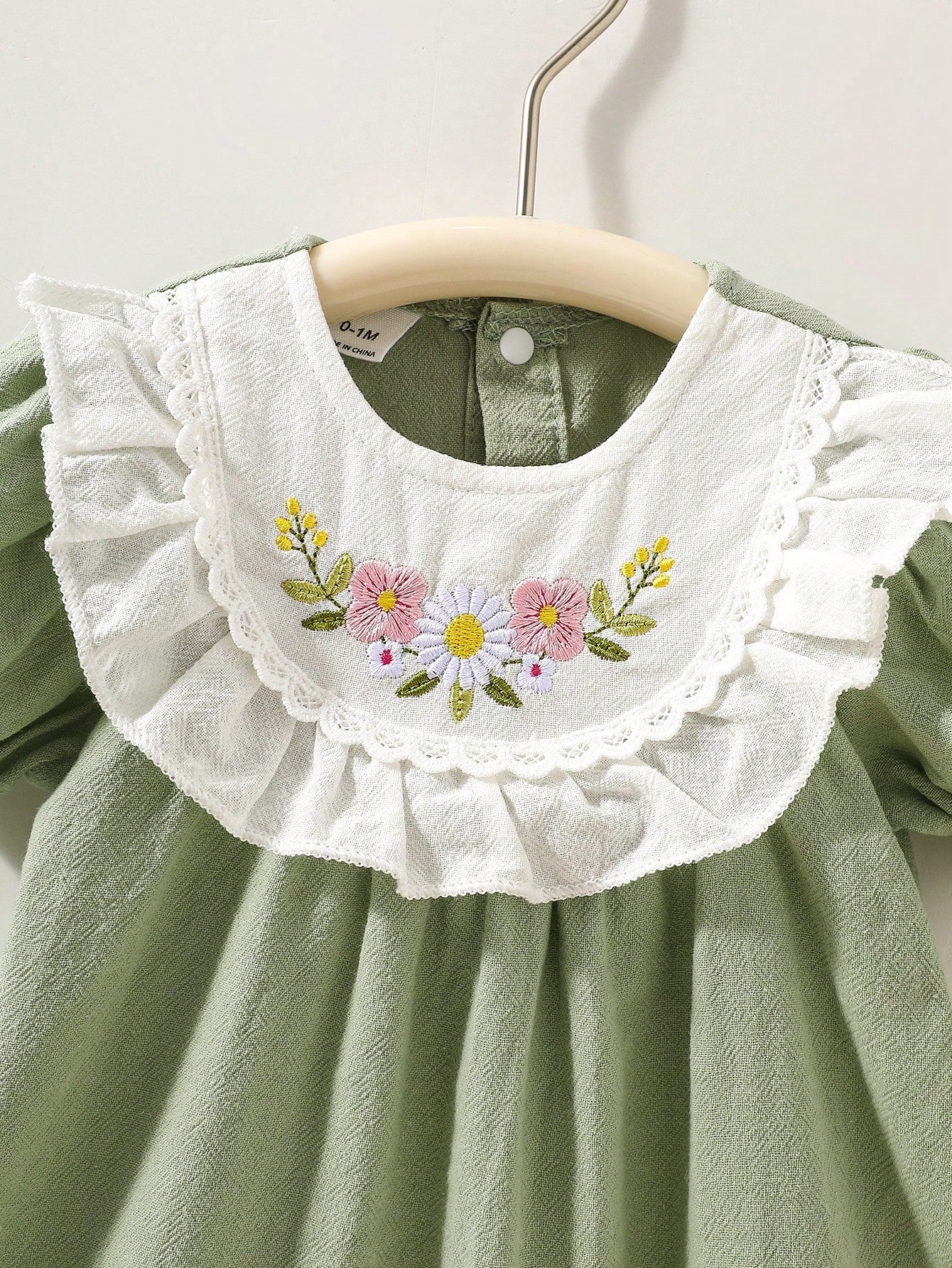 Summer Newborn Baby Girl Sage Green Dress Cute White Embroidered Pattern Patchwork Puff Sleeve Vintage Outfit For Tea Party Photoshoot 0-12Months