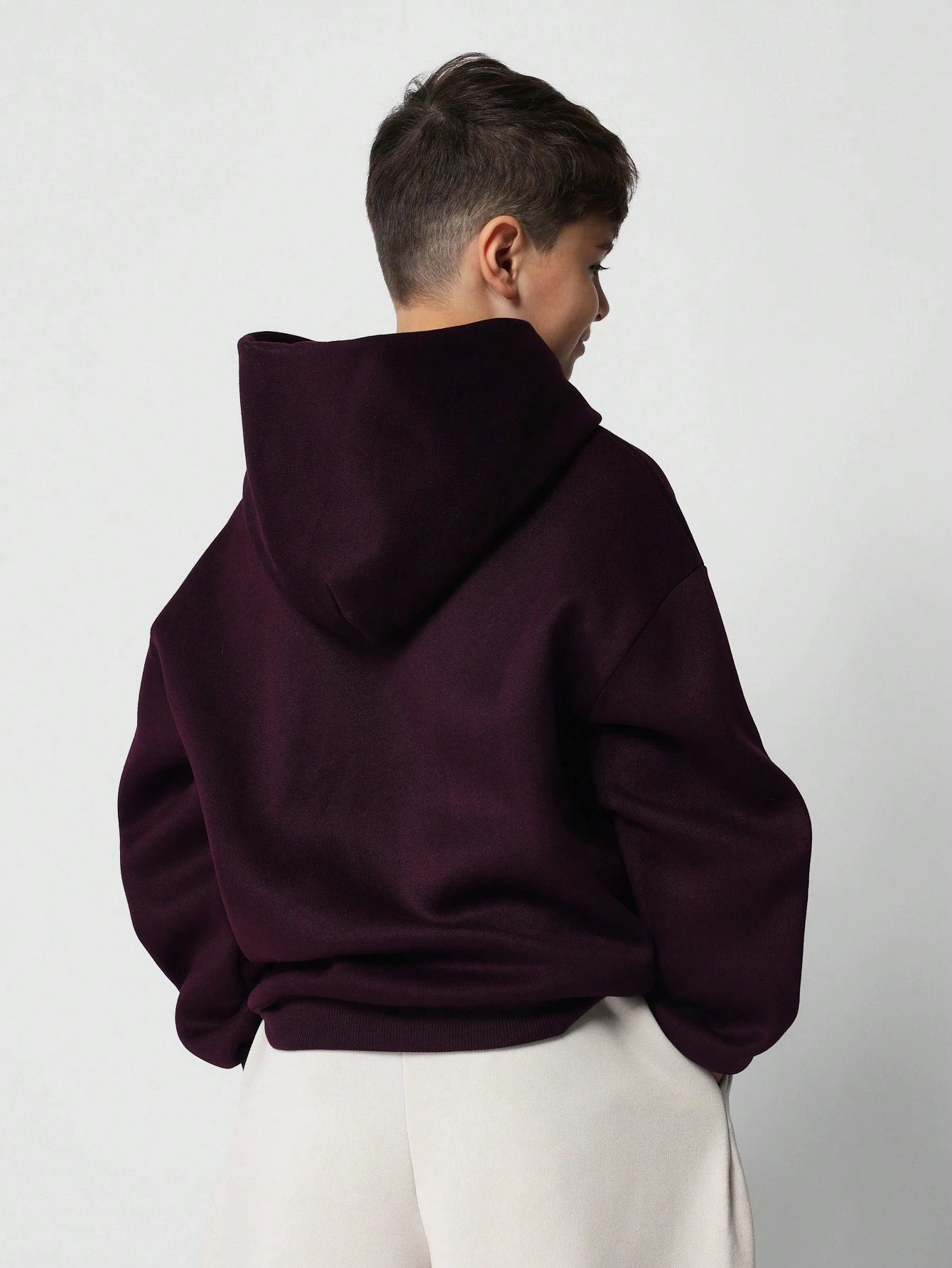 SUMWON Premium Oversized Youth Hoodie Minimalist Winter Autumn Pullover Kangaroo Pocket Sweatshirt Classic Street Style Casual Wear Vacation