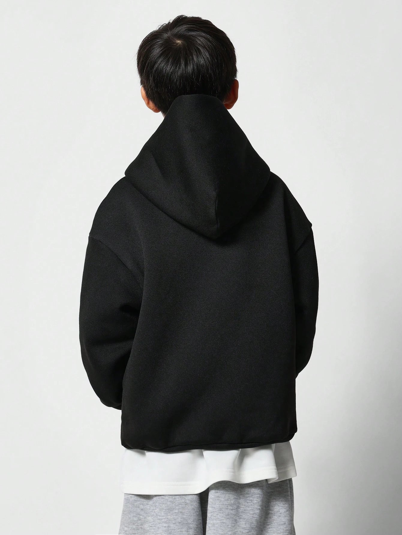 SUMWON Premium Oversized Youth Hoodie Minimalist Winter Autumn Pullover Kangaroo Pocket Sweatshirt Classic Street Style Casual Wear Vacation