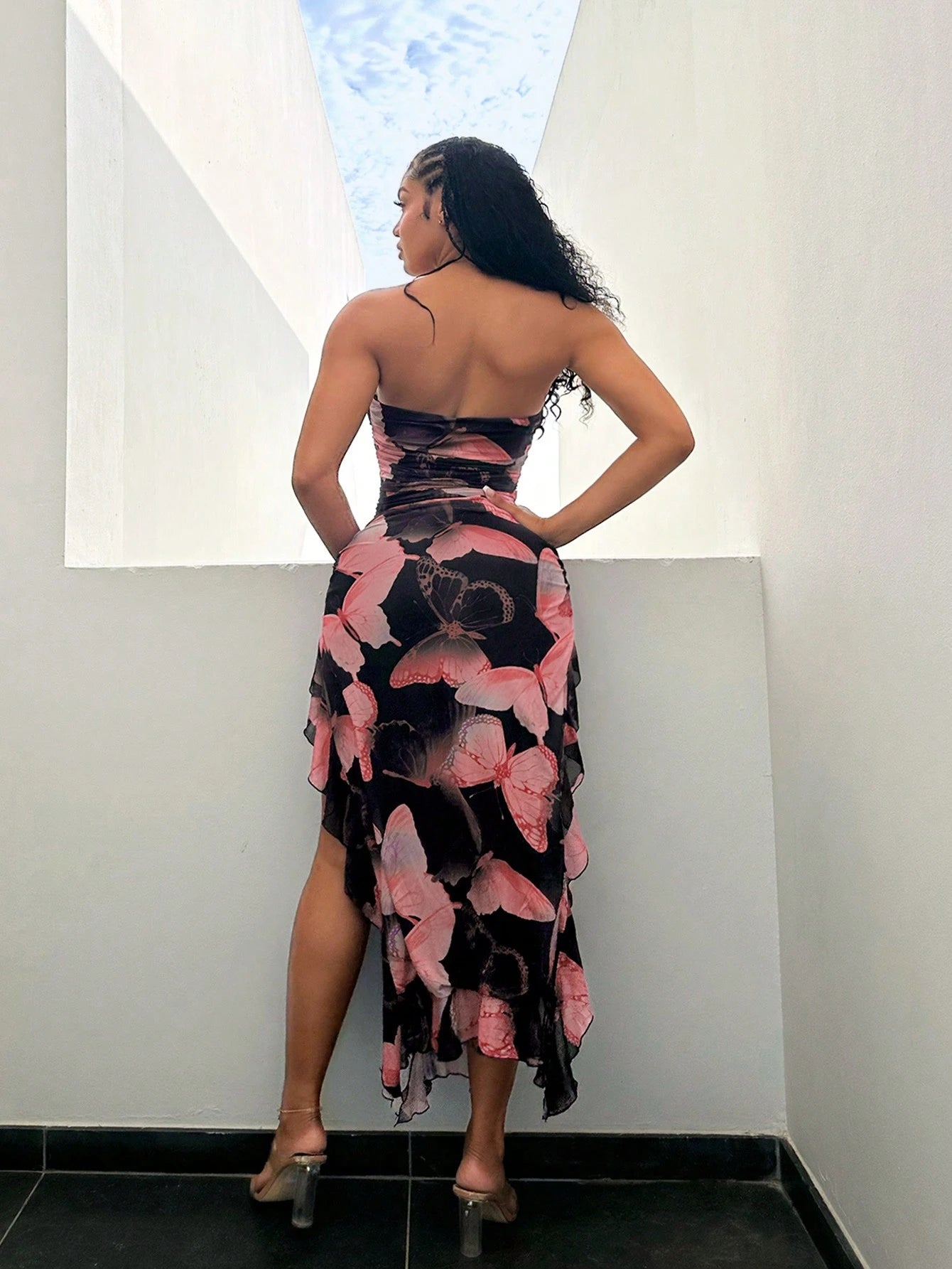 SXY Summer Butterfly Print Flowy Ruffle Hem Backless High Slit Fitted Dress