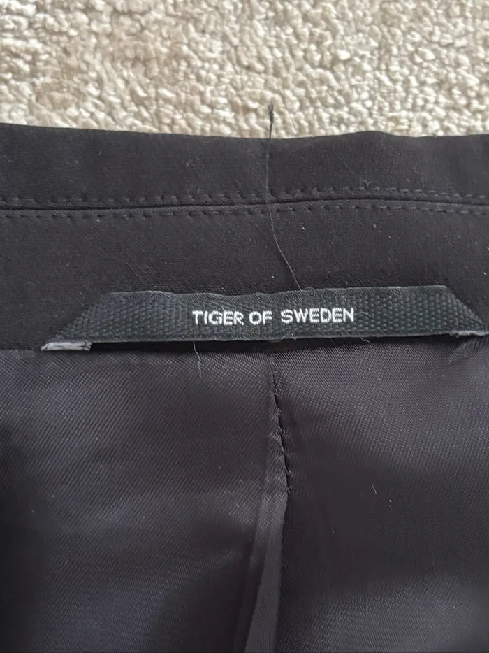 Tiger of Sweden-kostym NWOT