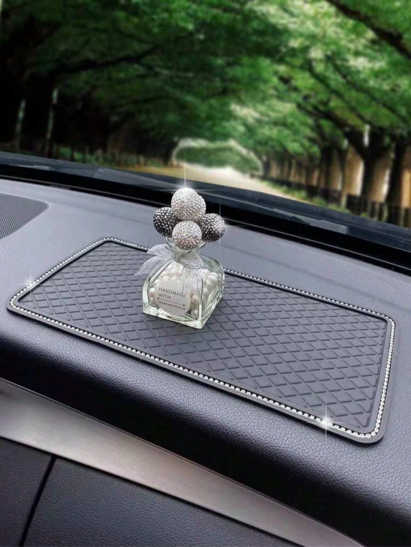 Universal Anti-Slip Car Dashboard Mat, Non-Slip Silicone Gel Car Dashboard Storage Pad, Heat-Resistant Sticky Anti-Slip Pad, Suitable For Phone, Fashion Glasses, Keys, Coins, Small Accessories, Car In
