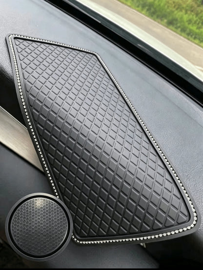 Universal Anti-Slip Car Dashboard Mat, Non-Slip Silicone Gel Car Dashboard Storage Pad, Heat-Resistant Sticky Anti-Slip Pad, Suitable For Phone, Fashion Glasses, Keys, Coins, Small Accessories, Car In