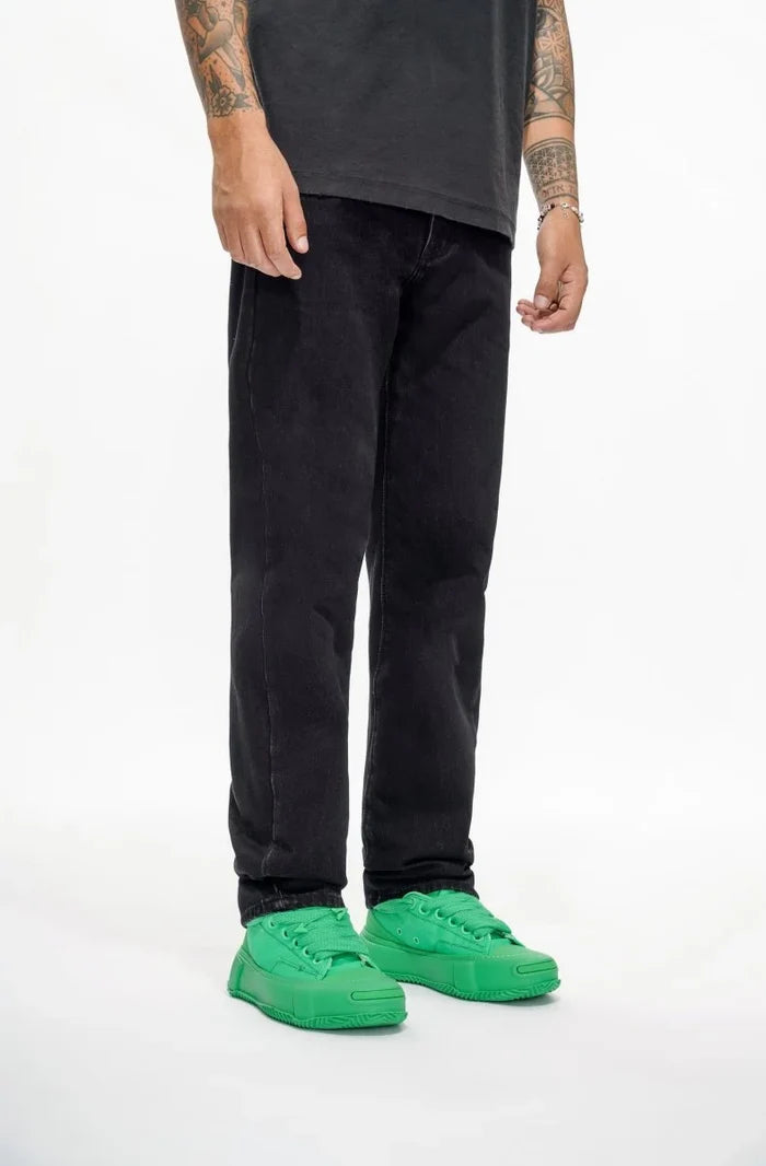VALABASAS DIFFERENT STRAIGHT FIT JEANS BLACK