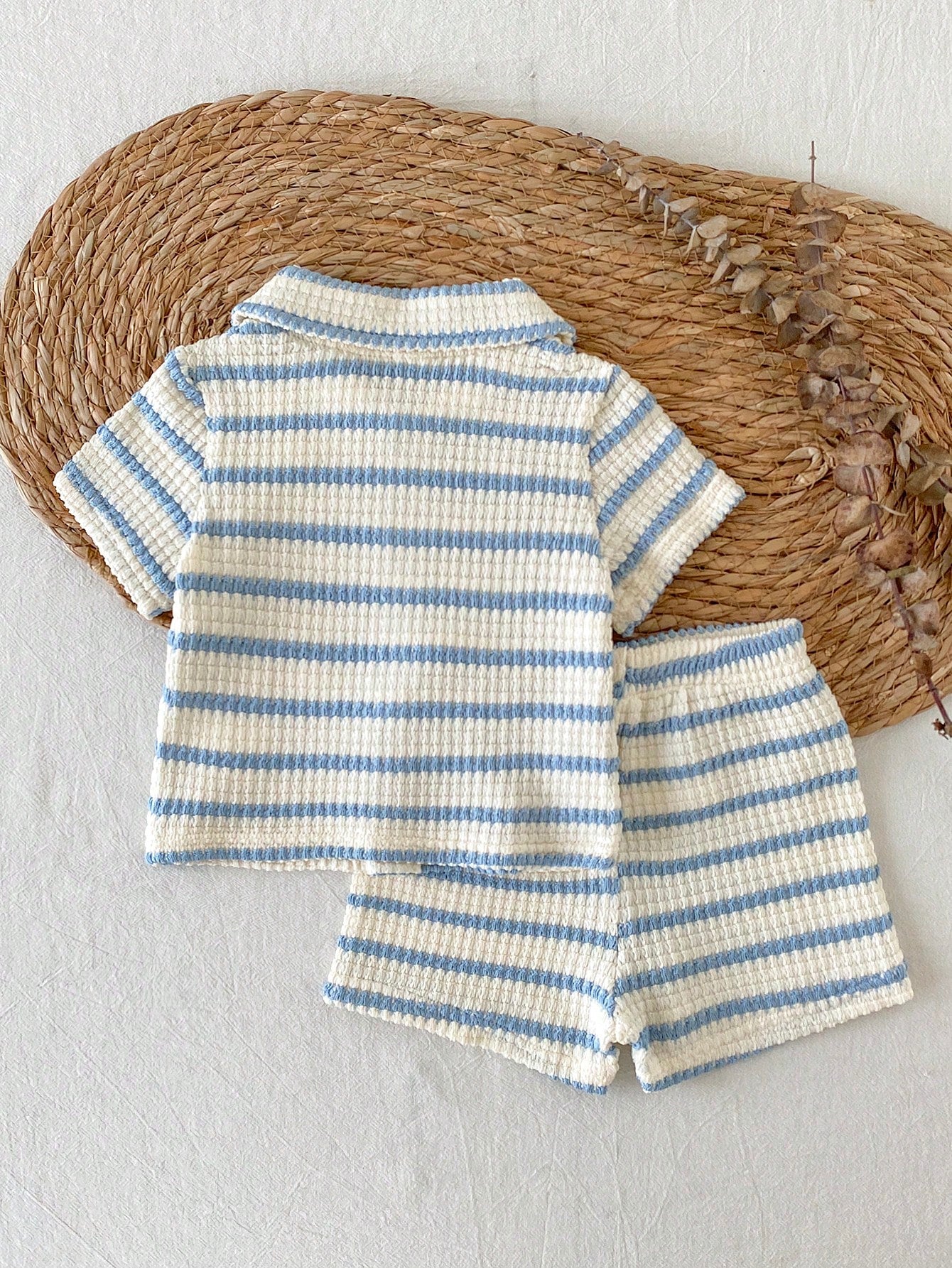 Vintaside Kids 2pcs Newborn Casual Daily Knitted Jacquard Shirt With Collar Short Sleeve Top And Elastic Waist Shorts Set, Suitable For Outdoor Or Comfortable Summer Versatile Outfit