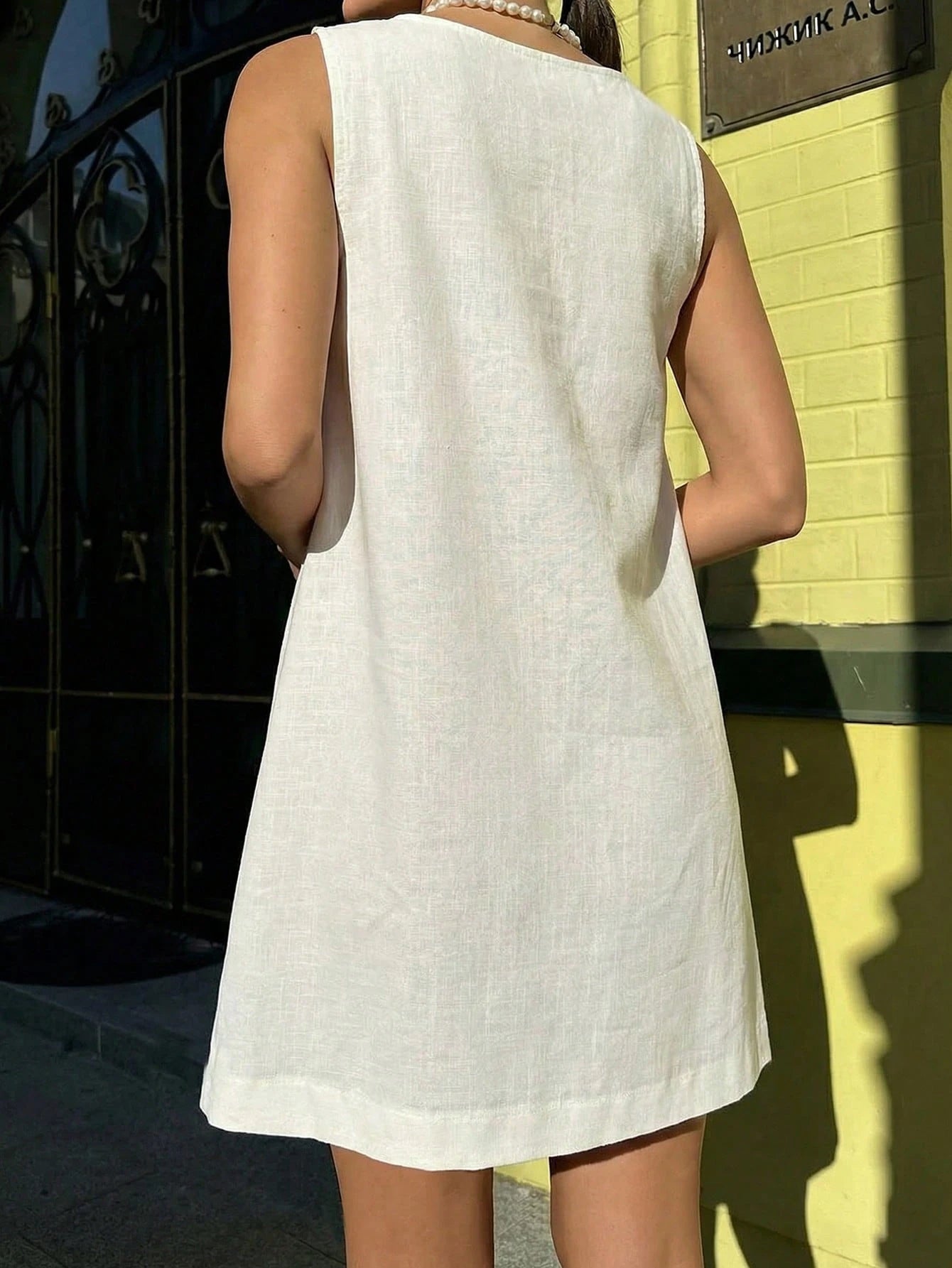 White Sleeveless V-Neck Linen A-Line Short Dress, Suitable For Vacation And Casual Daily Wear, Spring/Summer Beach, Quiet Luxury