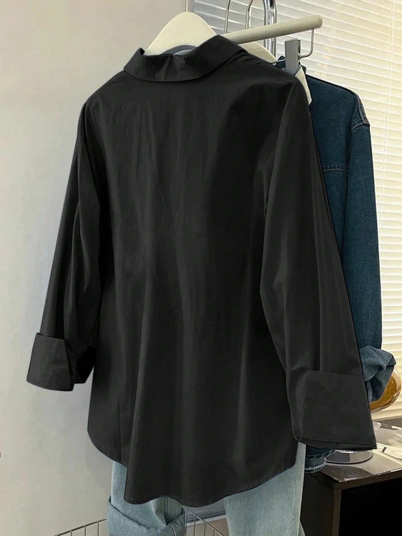 Women's Solid Color Drop Shoulder Long Sleeve Single-Breasted Casual Shirt Black Spring