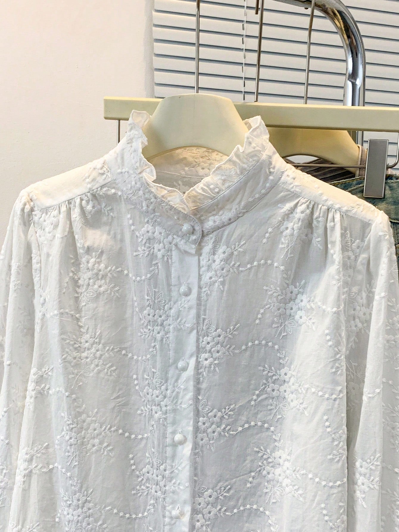 Women's Solid Color Long Sleeve Shirt, Floral Embroidery, Lapel Casual Business Blouse White