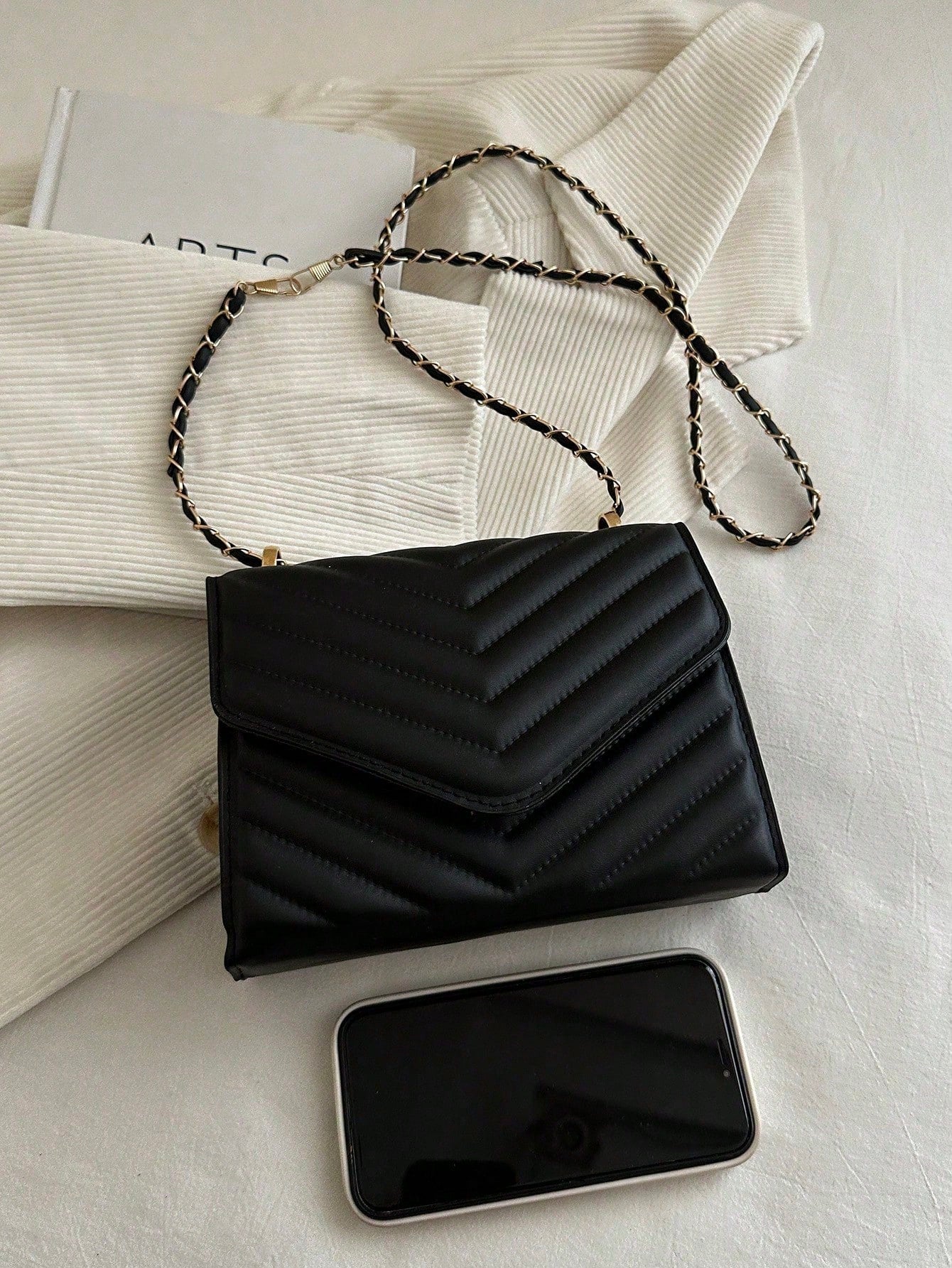 Women's Solid Color Pearl Chain New Niche Design Influencer Fashion Chain Shoulder Crossbody Bag, Ins Versatile Small Square Bag, High Gloss Embossed Solid Color Mini Chain Shoulder Bag