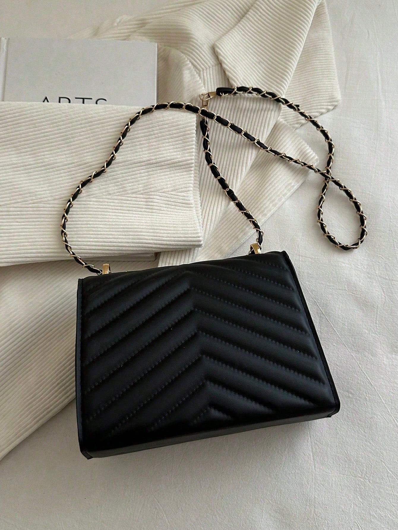 Women's Solid Color Pearl Chain New Niche Design Influencer Fashion Chain Shoulder Crossbody Bag, Ins Versatile Small Square Bag, High Gloss Embossed Solid Color Mini Chain Shoulder Bag